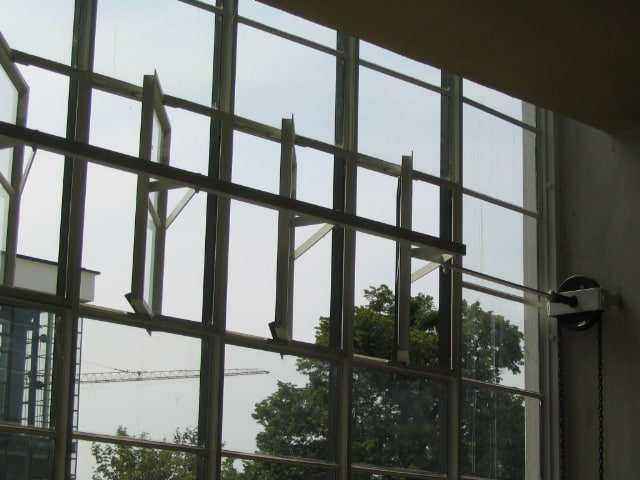 Mechanically opened windows, Dessau

